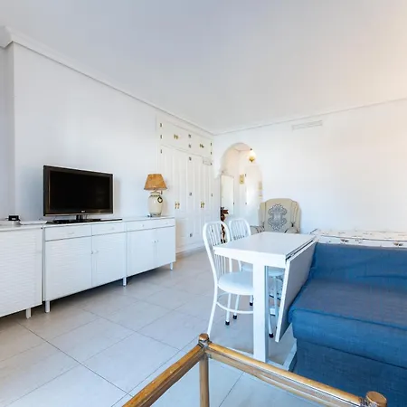 Pyr Partial Seaview Apartman *